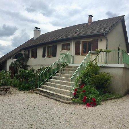 Bed and Breakfast Sous La Tour Agencourt Екстер'єр фото