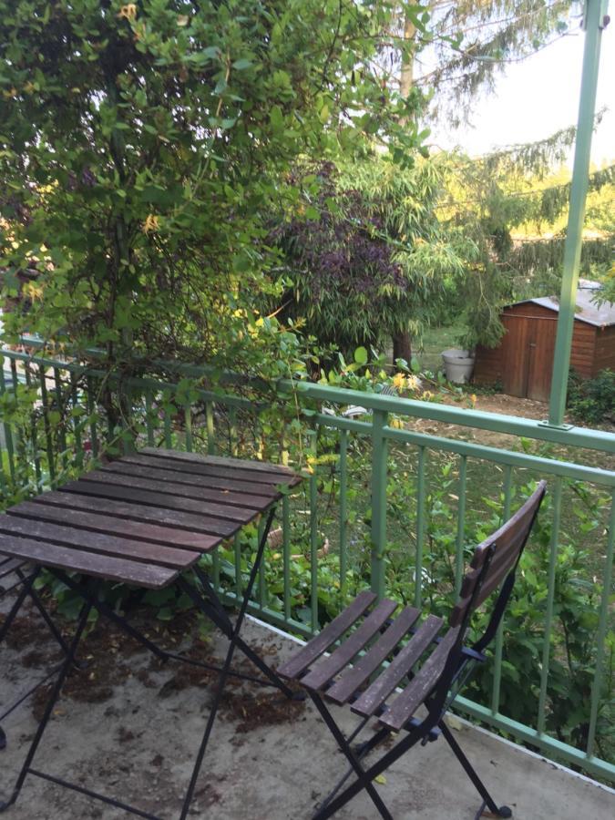 Bed and Breakfast Sous La Tour Agencourt Екстер'єр фото