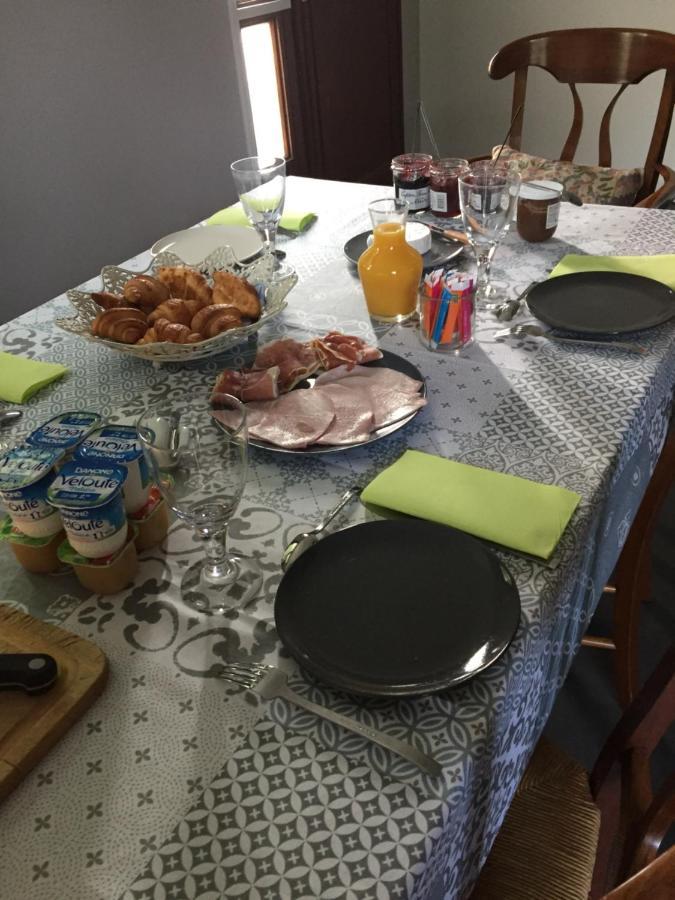 Bed and Breakfast Sous La Tour Agencourt Екстер'єр фото