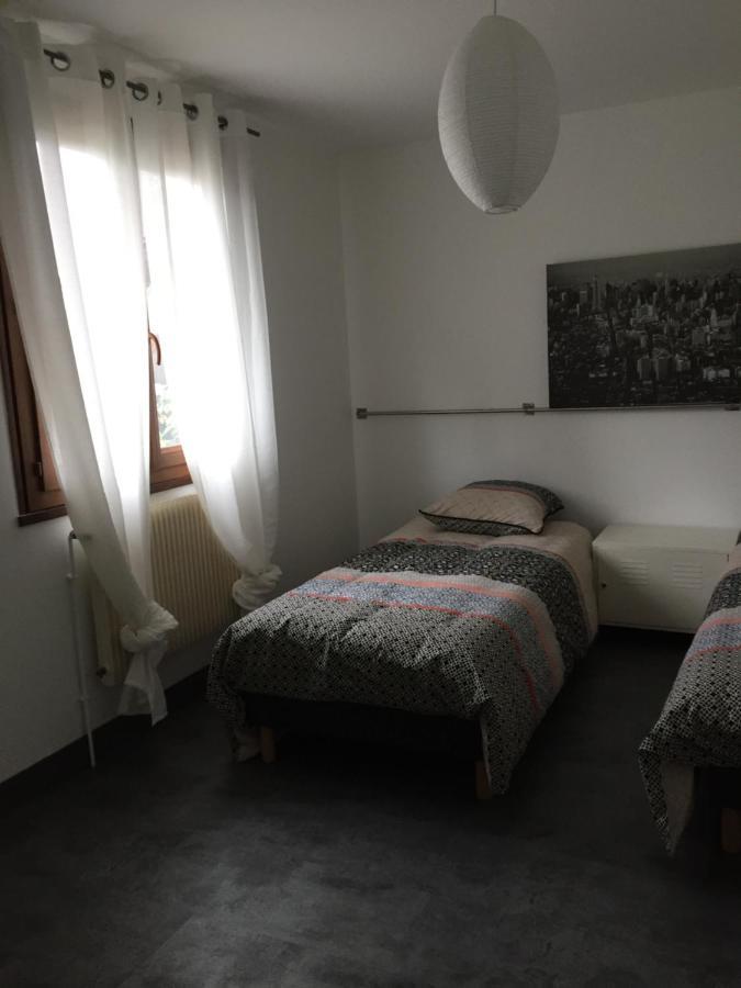 Bed and Breakfast Sous La Tour Agencourt Екстер'єр фото