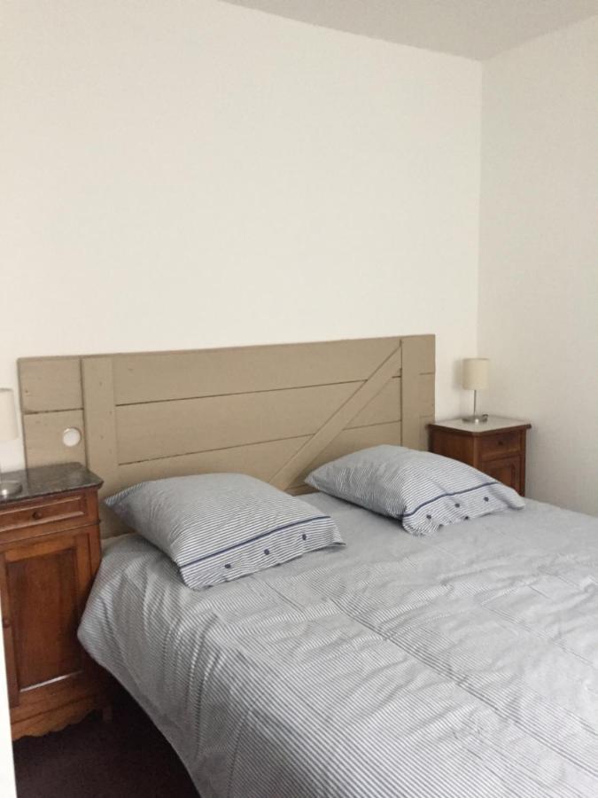 Bed and Breakfast Sous La Tour Agencourt Екстер'єр фото