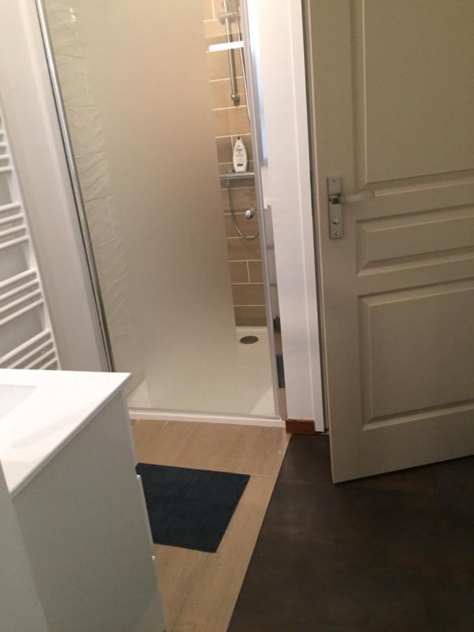 Bed and Breakfast Sous La Tour Agencourt Екстер'єр фото